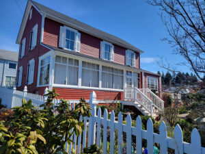 Longley-Richmond-beach-farmhouse-2