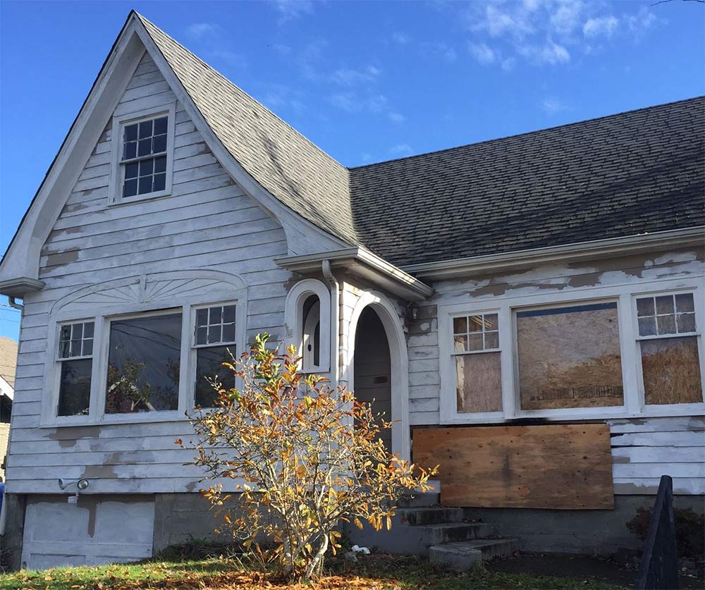 signs your home needs new paint job